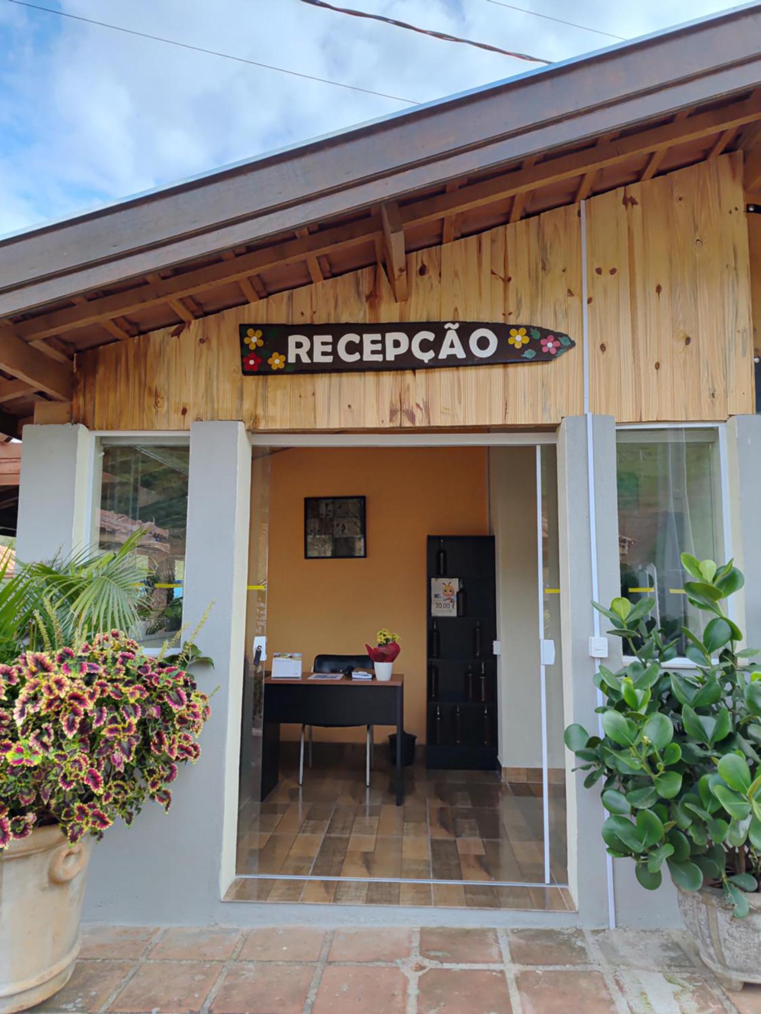Pousada Irmaos Oliveira Lindóia Екстериор снимка